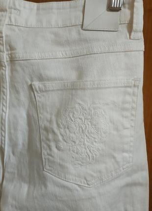 Белые базовые брюки джинсы прямые7 фото
