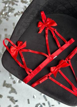 Сексуальное эротическое женское нижнее белье комплект набор красный с бантиками открытый доступ4 фото