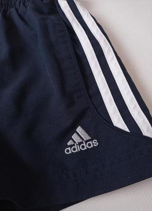 Adidas. спортивные шорты 104 размер.2 фото