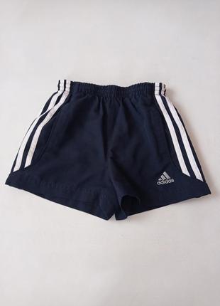 Adidas. спортивные шорты 104 размер.