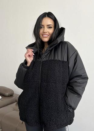 Зимова жіноча куртка