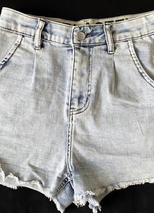 Женские джинсовые шорты1 фото