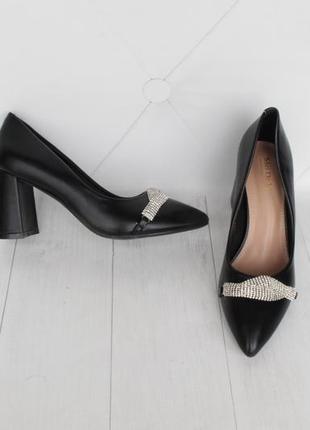 Шикарні туфлі, човники, лодочки 40 розміру