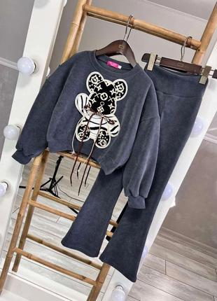 Очень красивый костюм для девочки