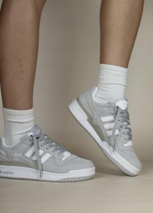 Женские кроссовки adidas forum 84 low beige white женккие кеды адедас форум белые с бежевым