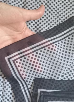 Хустина в горошок чорно біла