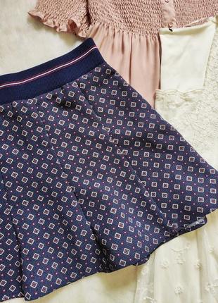 Короткая синяя юбка на резинке с принтом рисунком пышная трапеция мини с резинкой широкой zara6 фото