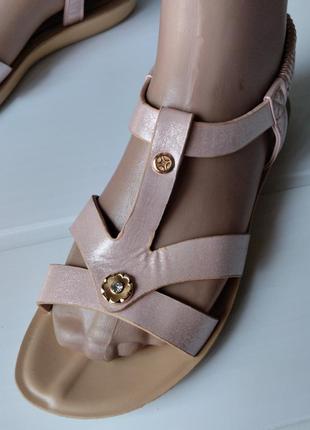 Босоніжки розпродаж8 фото