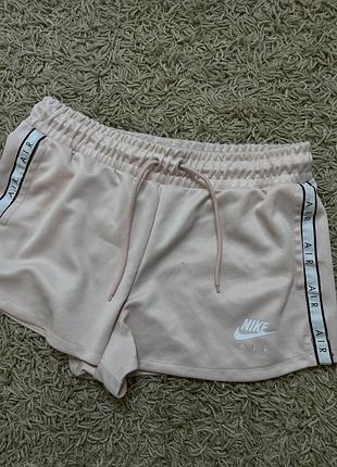 Спортивні шорти з лампасами nike