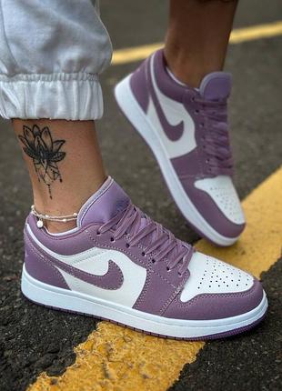 Кросівки фіолетові