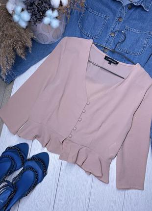 Бежева коротка блуза l блуза з рюшами блуза на ґудзиках