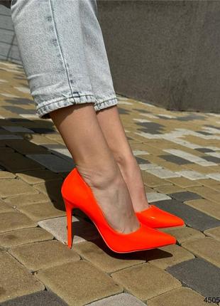 Оранжевые женские туфли лодочки лак в горсть9 фото