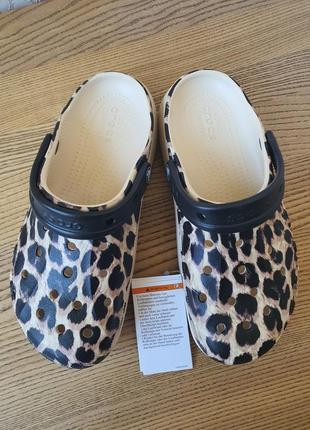 Жіночі crocs baya platform printed leopard, розмір w84 фото