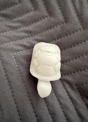 Статуетка черепашка з кварцу