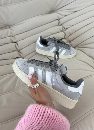 Женские кроссовки в стиле adidas campus grey.