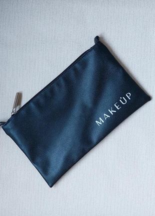Косметичка на молнии makeup