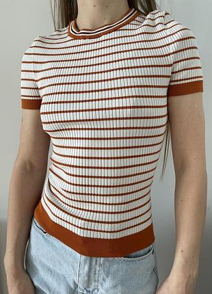 Классная футболка от бренда vero moda