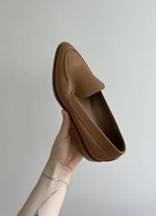 Стильные трендовые кожаные итальянские лоферы с острым носком everlane