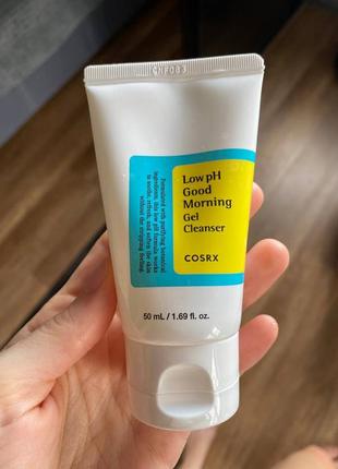 Cosrx low ph good morning gel cleanser