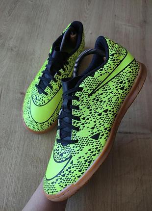 Фирменные  мужские кроссовки футзалки  nike, оригинал, р.41.
