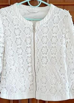 Бомбер с кружевами из цветов promod