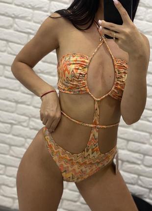 Фірмовий купальник