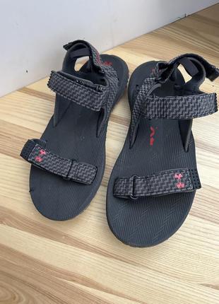 Сандалі under armour