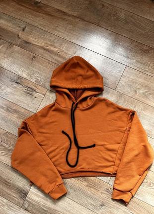 Вкорочені худі в коричневому та помаранчевому кольорі