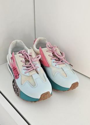 Кросівки яскраві 38 розмір