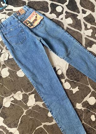 Джинсы новые коричневые с биркой брендовые облегающие прямые на высокой талии мом новые zara