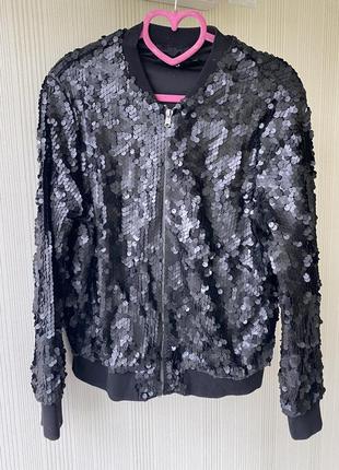 Куртка ветровка