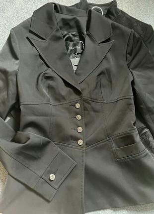 Костюм женский