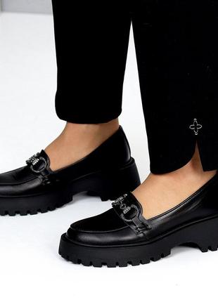 Чорні жіночі демісезонні лофери trina 20378