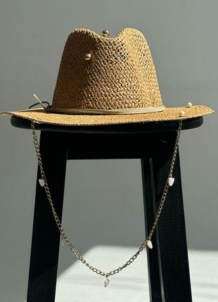Капелюх федора жіночий d.hats з рафія з ланцюгом золото з серцями коричневий