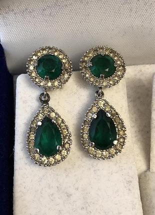 Panetta,вінтажні кліпси зі штучного смарагду.