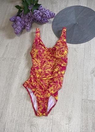 Слитный яркий купальник pour moi