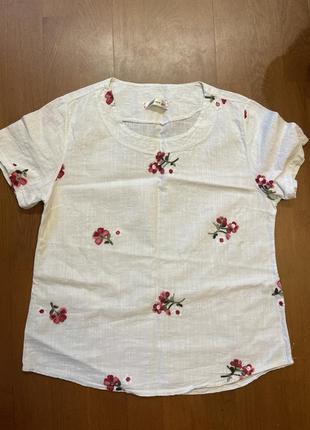 Блуза с вышивкой