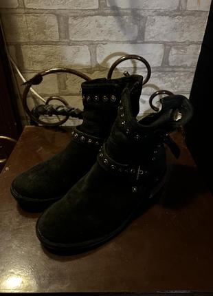 Замшевые зимние ботинки ugg australia- оригинал3 фото