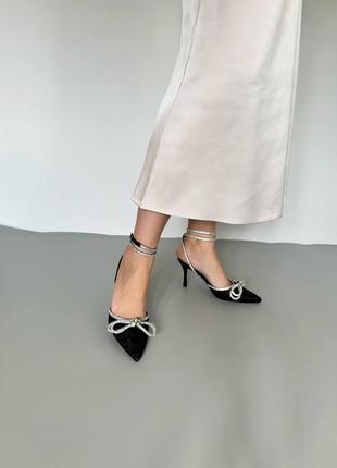 Жіночі туфлі з бантиком на підборах2 фото