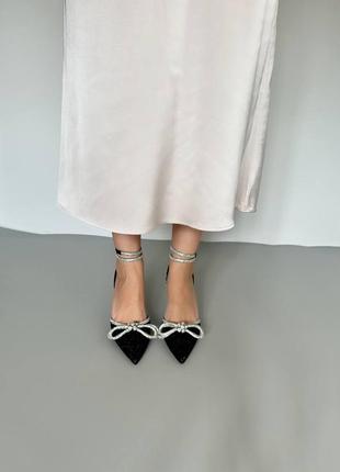 Жіночі туфлі з бантиком на підборах3 фото