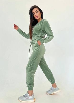 Велюровий костюм жіночий