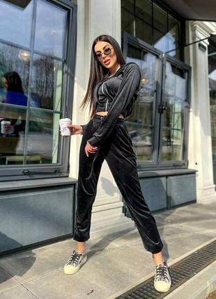 Велюровий костюм жіночий