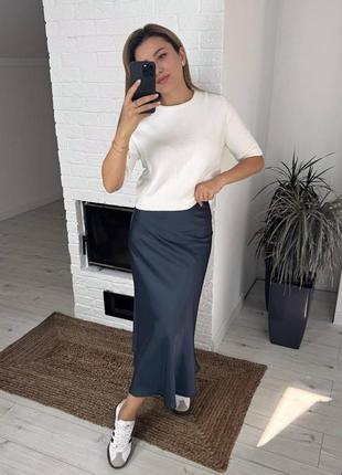 Шовкова спідниця міді