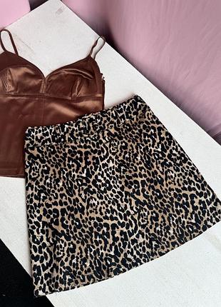 Мини юбка в тигровый принт