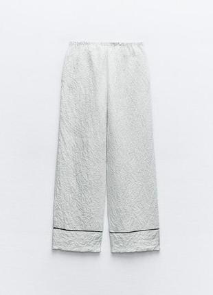 Полосатые брюки в пижамном стиле4 фото