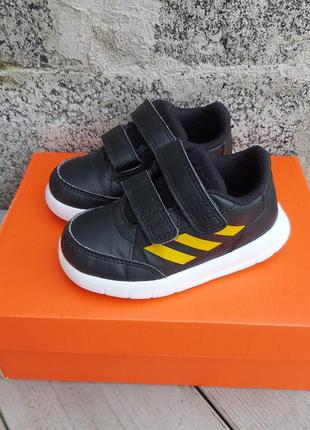 Детские кроссовки adidas 23 размер.оригинал.