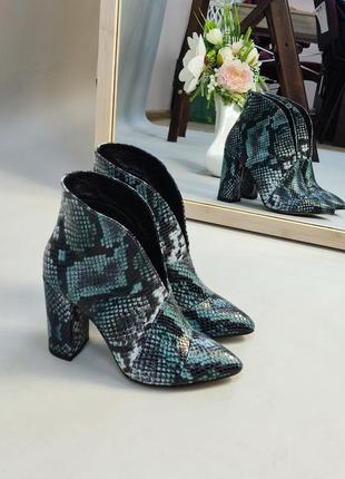 Ботильйони з італійської шкіри та замші жіночі на підборах