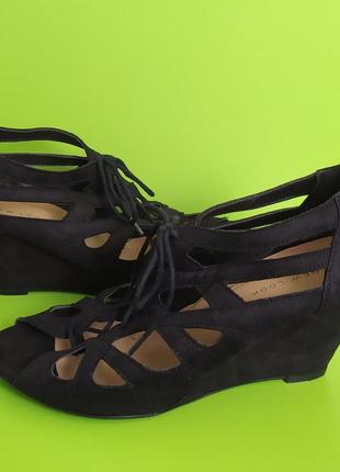 Оригинальные чёрные босоножки танкетка на шнуровке new look, 5/38