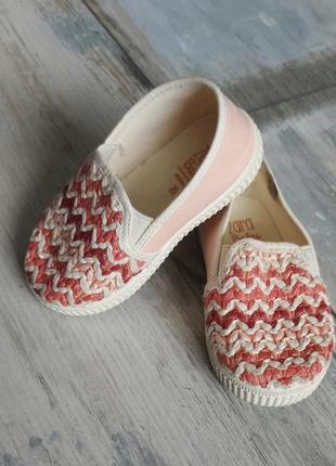 Дитяче взуття zara