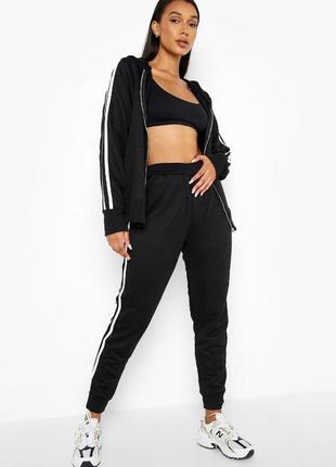 Спортивный костюм с белыми полосками boohoo